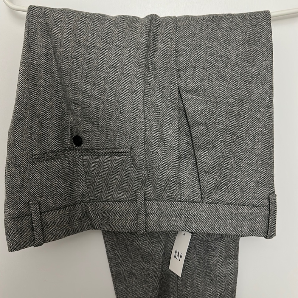 Gap 34x30 slim fit grey pants. Brand new with tags.